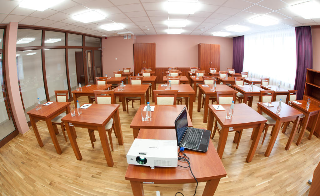 Ckm Centrum Konferencyjne Mazowsze Otrebusy Exterior photo