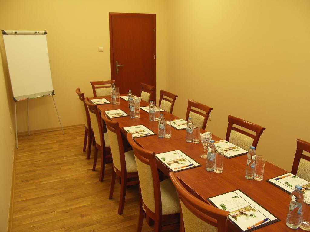 Ckm Centrum Konferencyjne Mazowsze Otrebusy Exterior photo