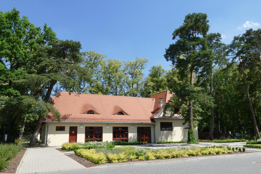 Ckm Centrum Konferencyjne Mazowsze Otrebusy Exterior photo