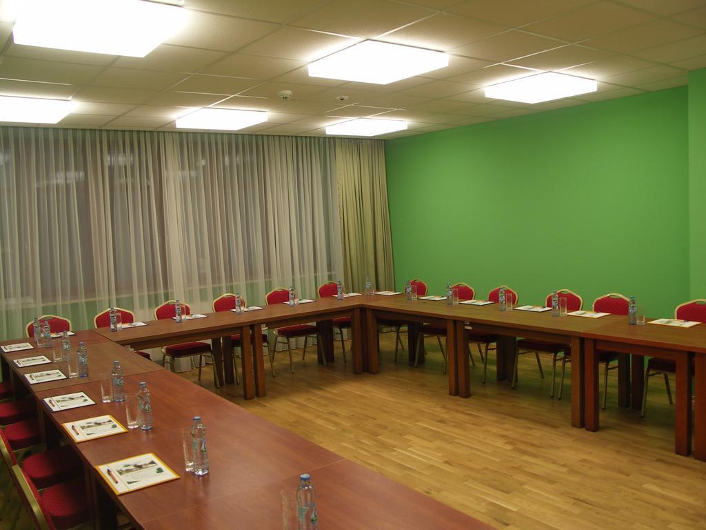 Ckm Centrum Konferencyjne Mazowsze Otrebusy Exterior photo