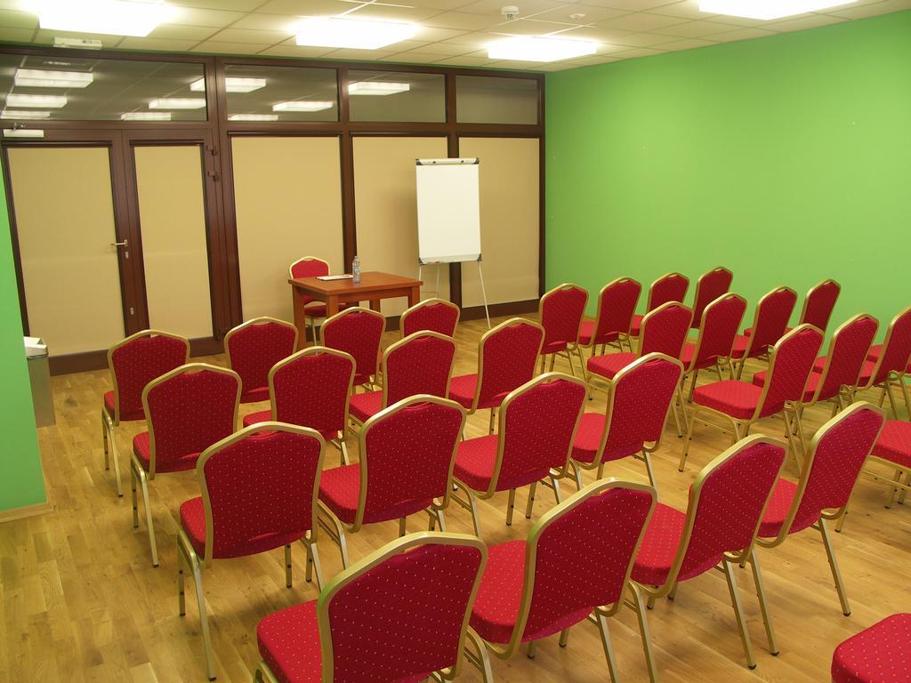 Ckm Centrum Konferencyjne Mazowsze Otrebusy Exterior photo